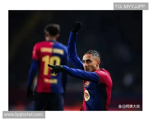 尤文图斯与巴萨巅峰对决海报展现激情与荣耀的足球盛宴 尤文图斯与巴萨巅峰对决海报展现激情与荣耀的足球盛宴